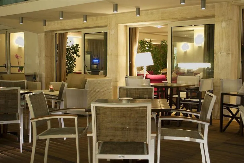 Hotel Ambra - Fronte Mare - Vicinissimi Al Centro Milano Marittima