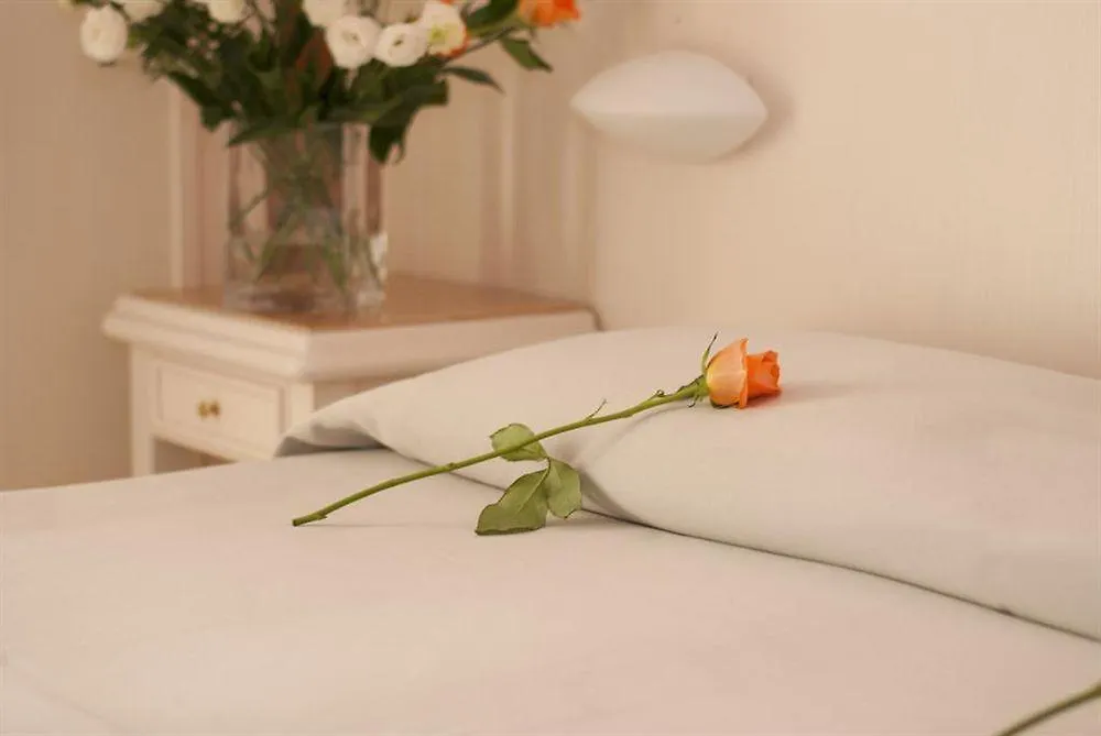 Hotel Ambra - Fronte Mare - Vicinissimi Al Centro Milano Marittima 3*,