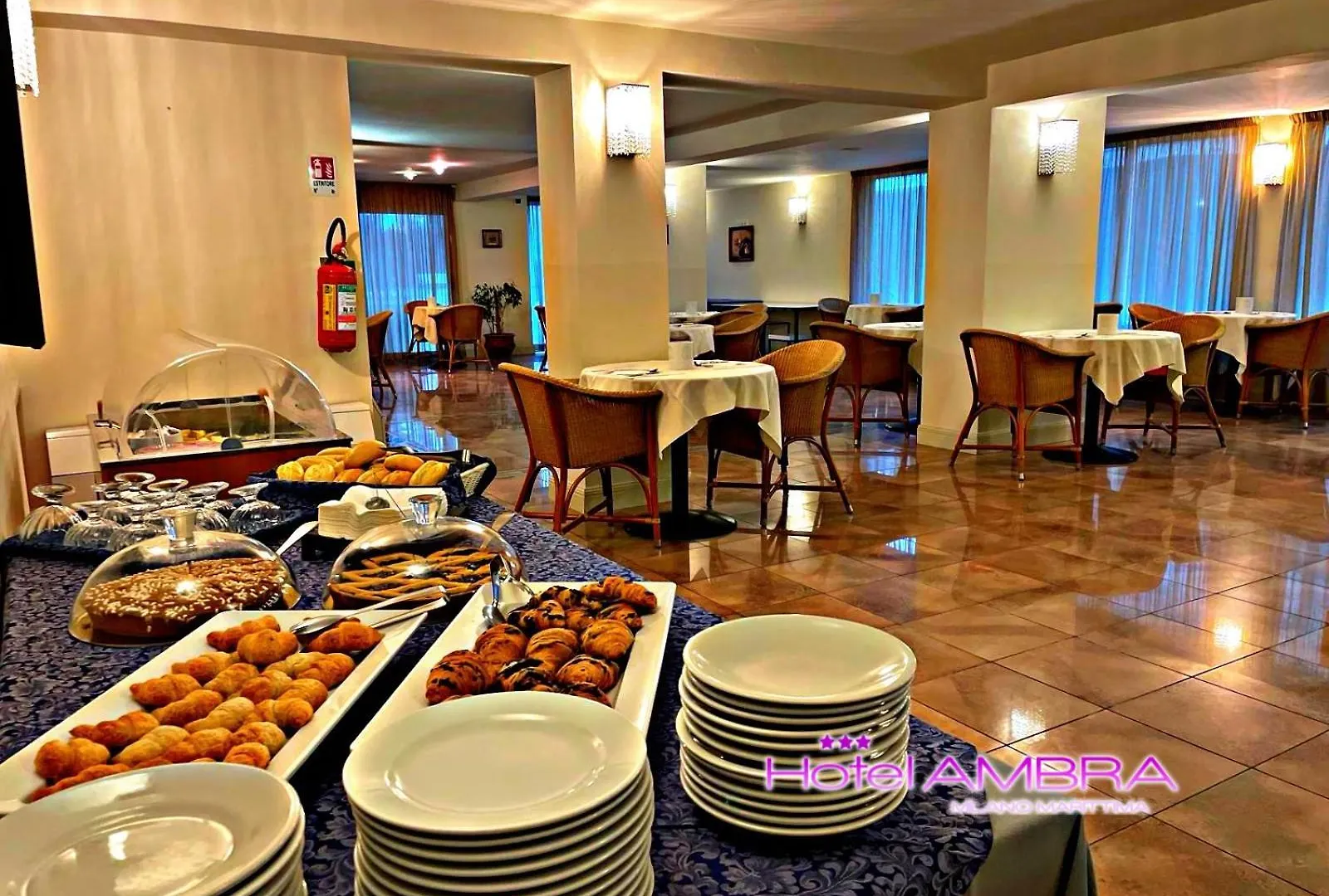 Hotel Ambra - Fronte Mare - Vicinissimi Al Centro Milano Marittima