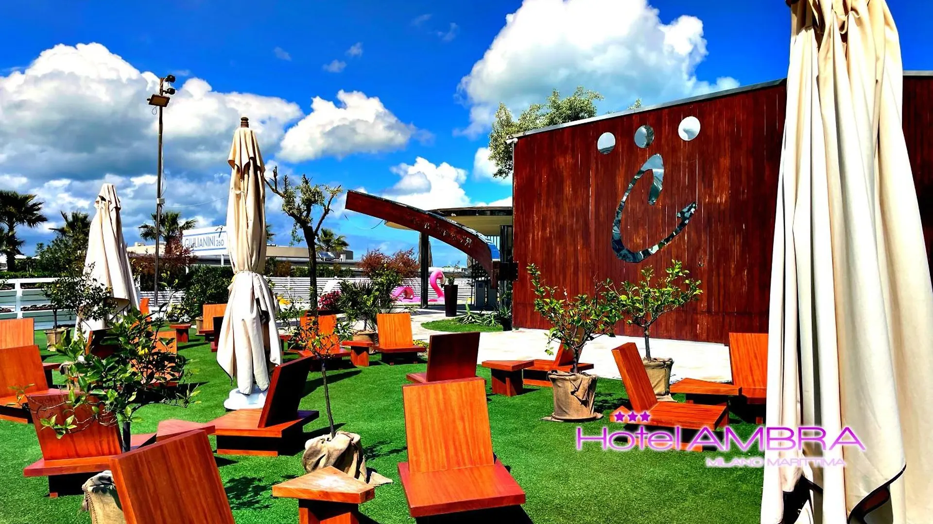 Hotel Ambra - Fronte Mare - Vicinissimi Al Centro Milano Marittima