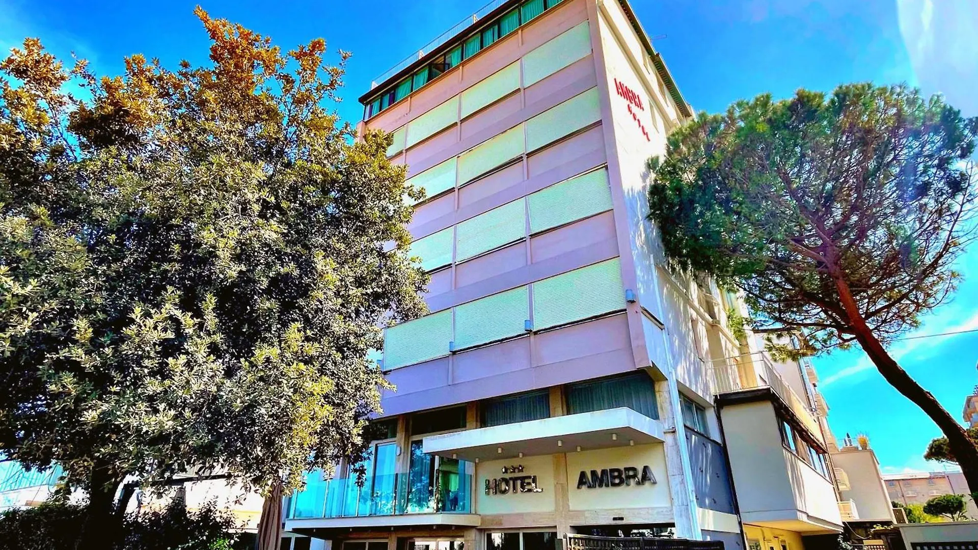 ***  Hotel Ambra - Fronte Mare - Vicinissimi Al Centro Milano Marittima Italy