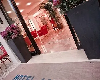 Hotel Ambra - Fronte Mare - Vicinissimi Al Centro Milano Marittima 3*,  Italy
