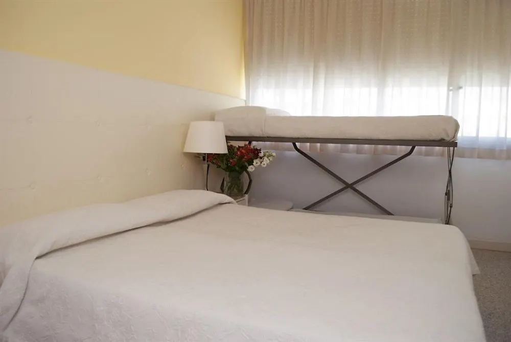 ***  Hotel Ambra - Fronte Mare - Vicinissimi Al Centro Milano Marittima Italy