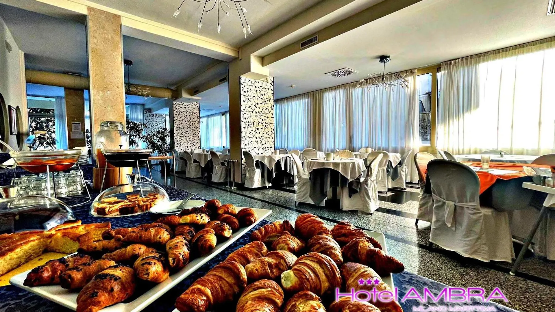 Hotel Ambra - Fronte Mare - Vicinissimi Al Centro Milano Marittima 3*,  Italien