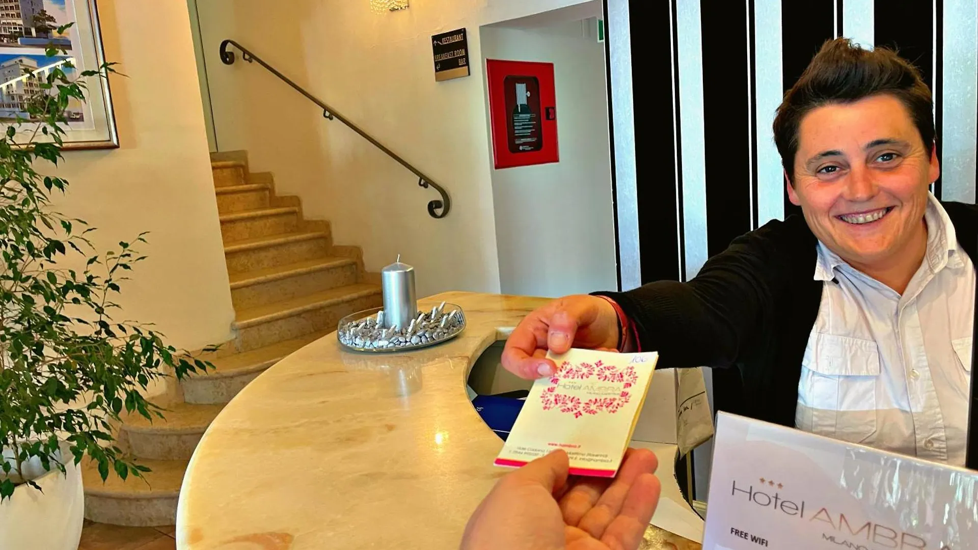 Hotel Ambra - Fronte Mare - Vicinissimi Al Centro Milano Marittima
