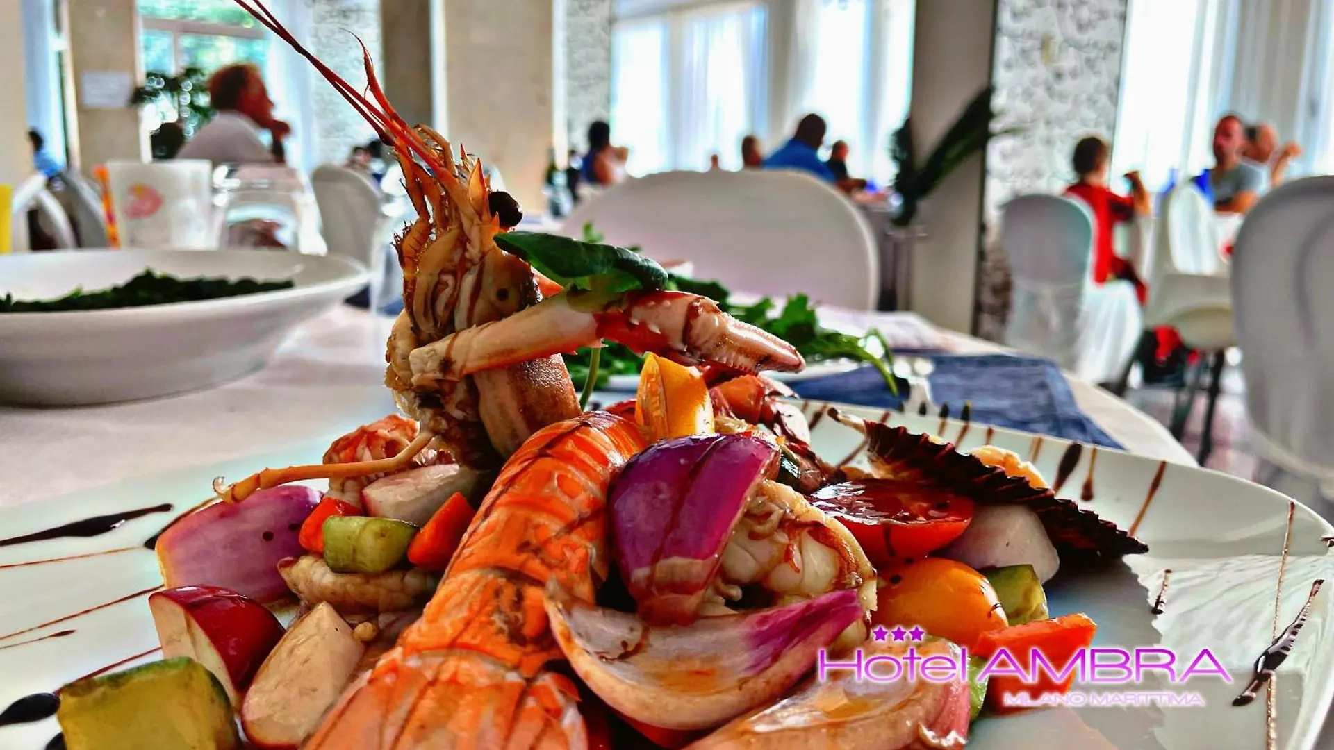 Hotel Ambra - Fronte Mare - Vicinissimi Al Centro Milano Marittima 3*,