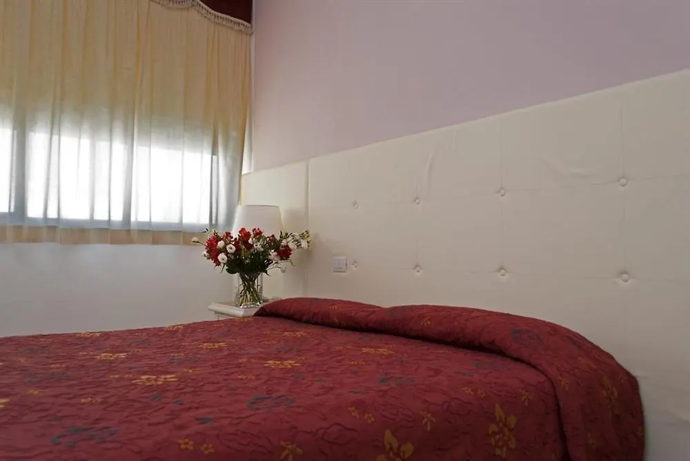 Hotel Ambra - Fronte Mare - Vicinissimi Al Centro Milano Marittima