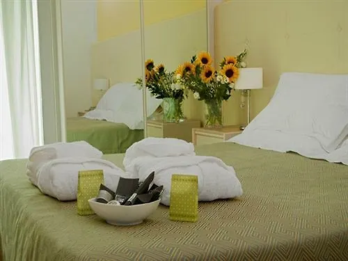 Hotel Ambra - Fronte Mare - Vicinissimi Al Centro Milano Marittima