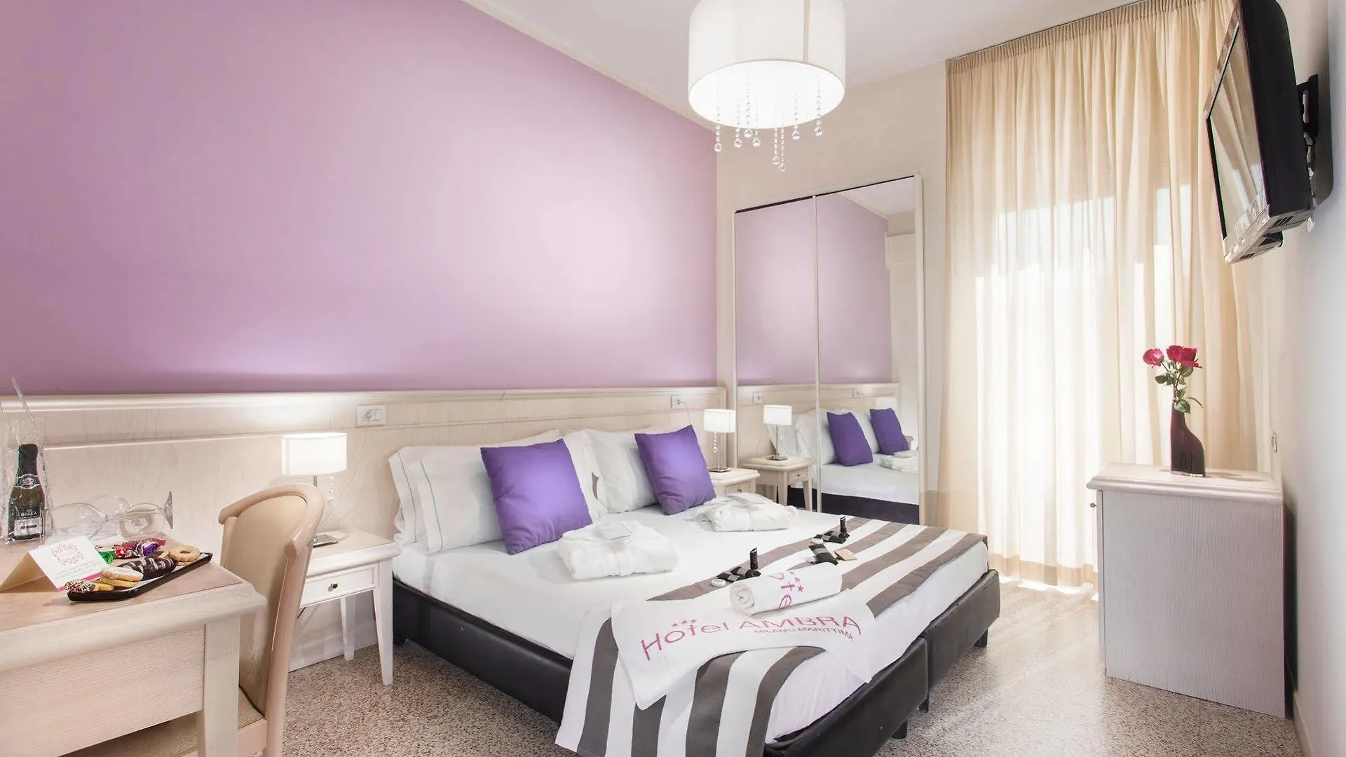 Hotel Ambra - Fronte Mare - Vicinissimi Al Centro Milano Marittima