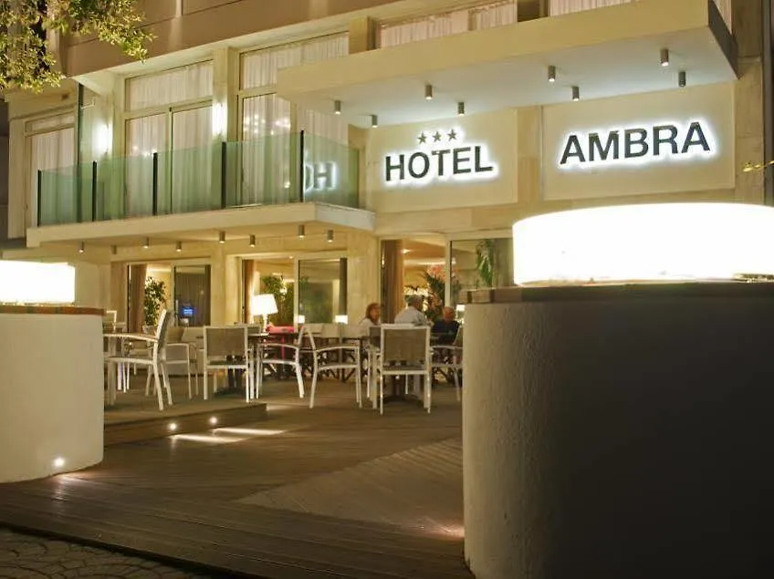 Hotel Ambra - Fronte Mare - Vicinissimi Al Centro Milano Marittima