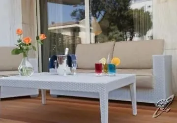 Hotel Ambra - Fronte Mare - Vicinissimi Al Centro Milano Marittima